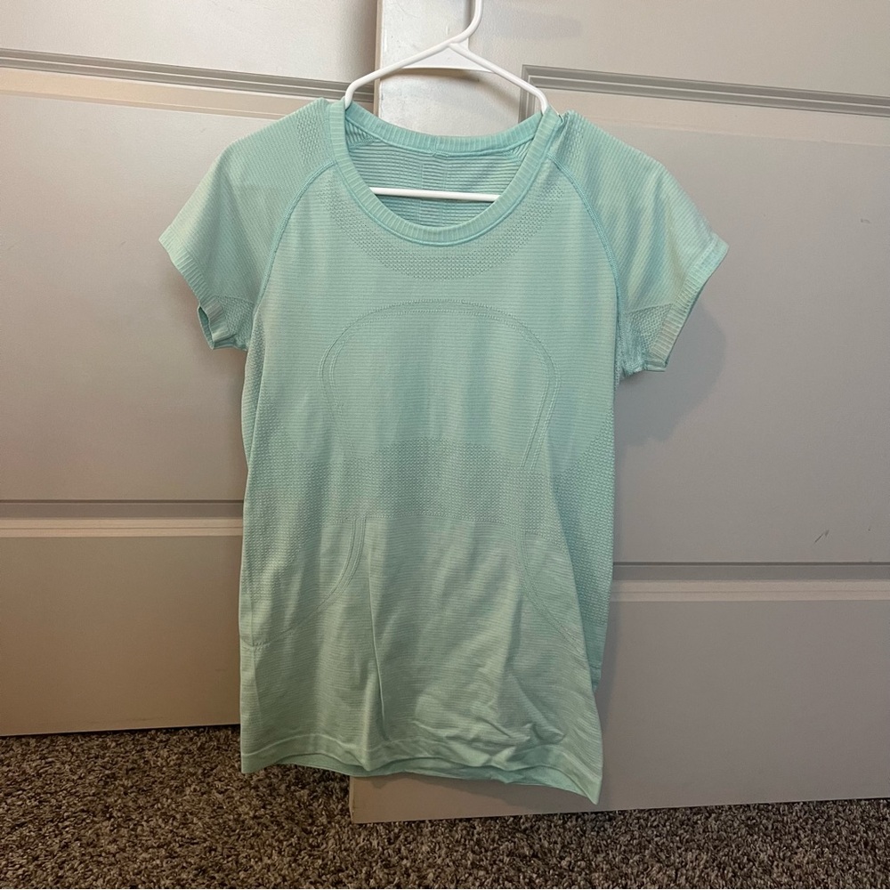 Light blue lulu swiftly tech